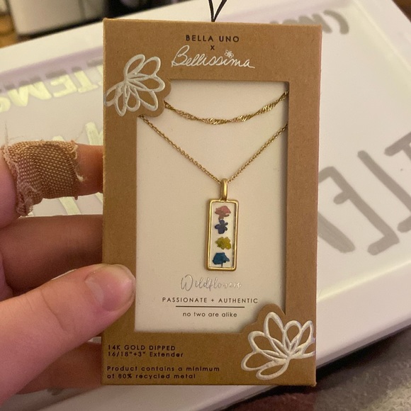 14k Gold Dipped Dried Flower in Resin Pendant - Picture 1 of 2